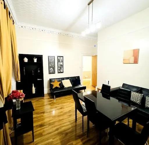 2 Bed Flat In Central Edinburgh